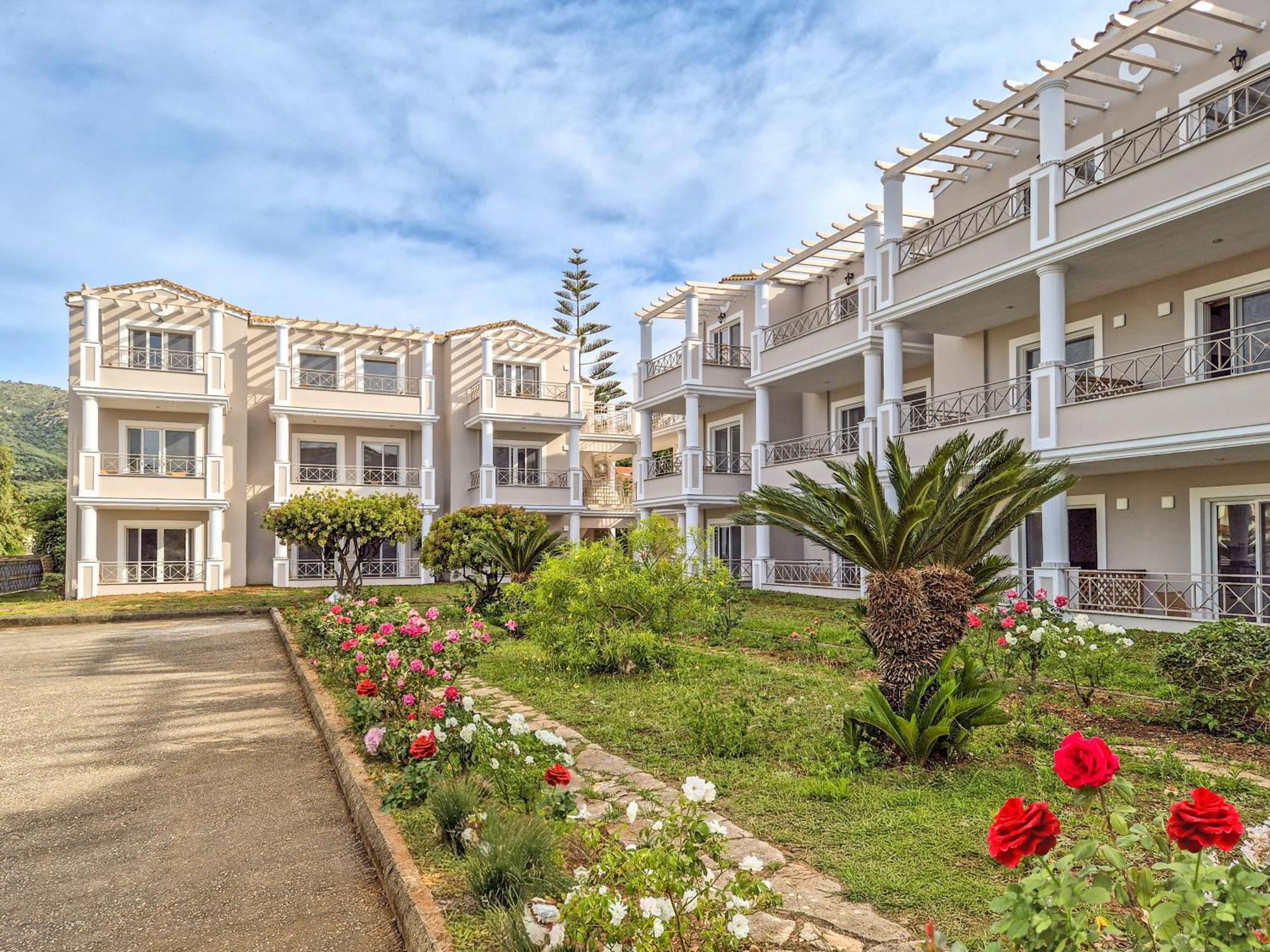 Thinalos Aparthotel 阿查拉维 外观 照片