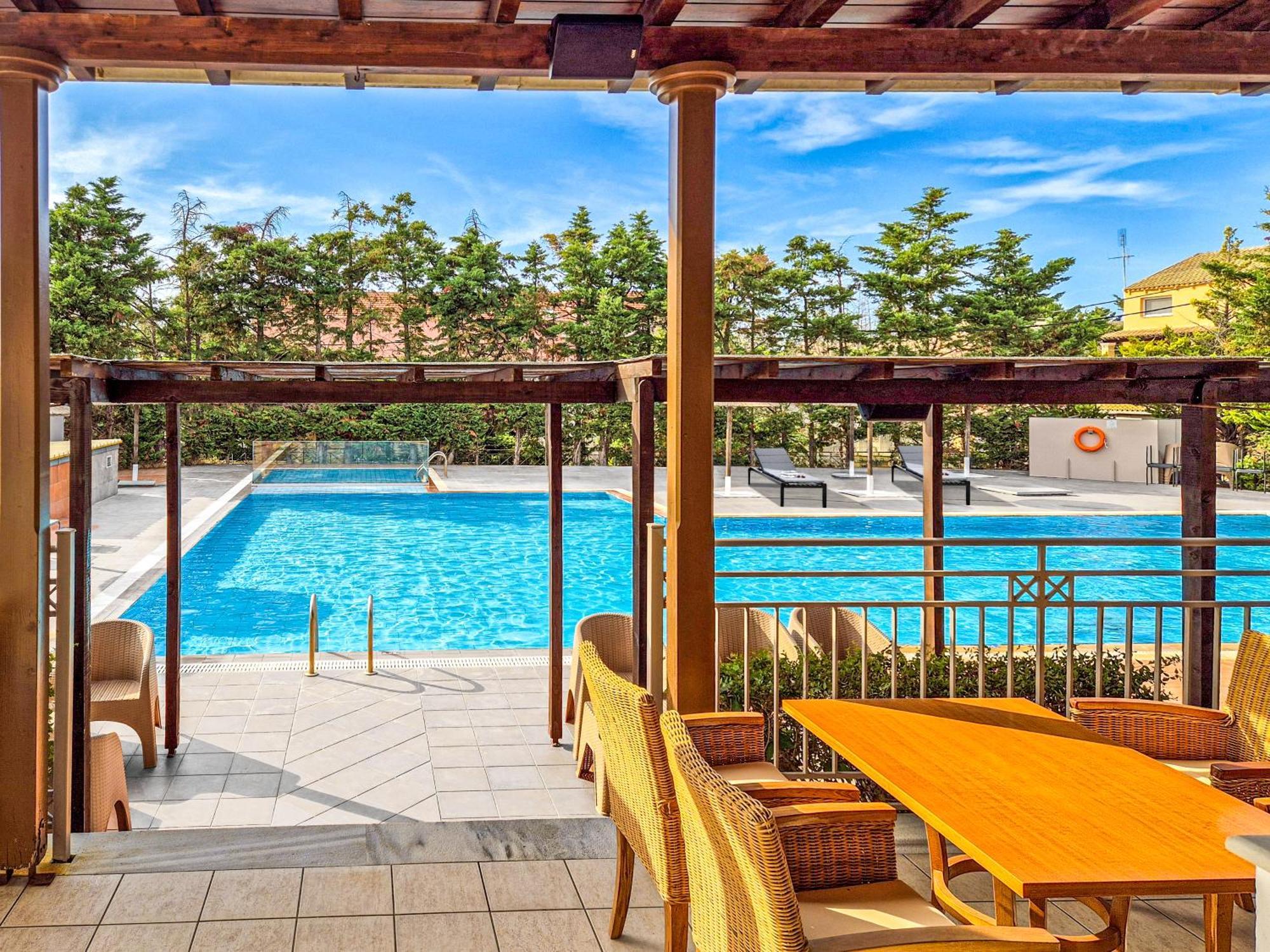 Thinalos Aparthotel 阿查拉维 外观 照片